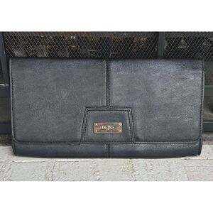 BCBG Paris Clutch Purse Black Logo‎ Magnetic Closure Casual Handbag